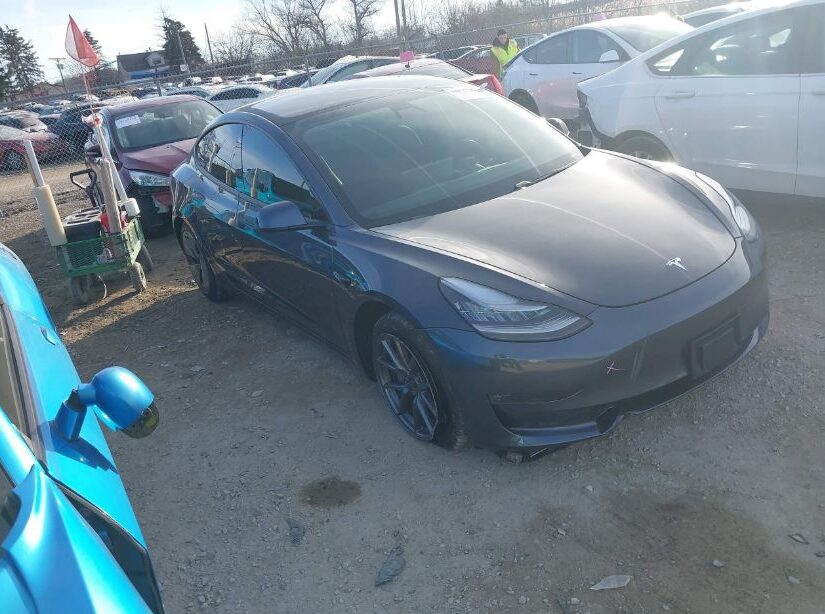 Автомобиль TESLA MODEL 3 LONG RANGE DUAL MOTOR ALL-WHEEL DRIVE 2021 | GrandCar Автомобиль TESLA MODEL 3 LONG RANGE DUAL MOTOR ALL-WHEEL DRIVE 2021 | GrandCar