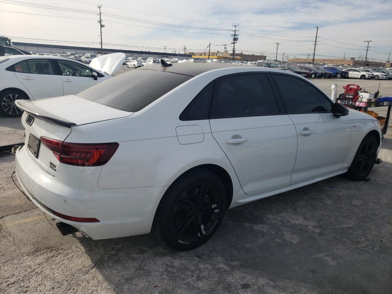 Автомобиль AUDI A4 PREMIUM PLUS 2018 | GrandCar Автомобиль AUDI A4 PREMIUM PLUS 2018 | GrandCar