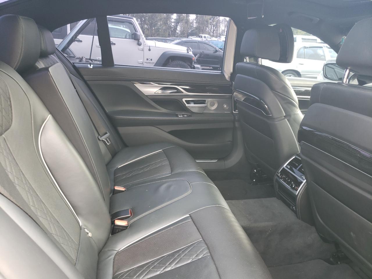 Автомобиль BMW 740 XE 2018 | GrandCar Автомобиль BMW 740 XE 2018 | GrandCar