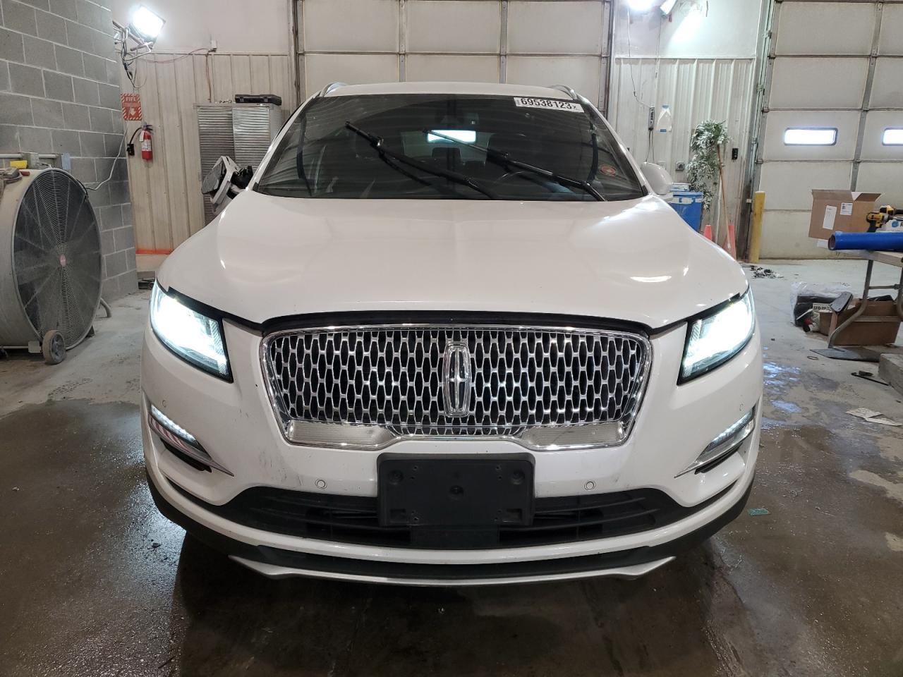 Автомобиль LINCOLN MKC RESERVE 2019 | GrandCar Автомобиль LINCOLN MKC RESERVE 2019 | GrandCar