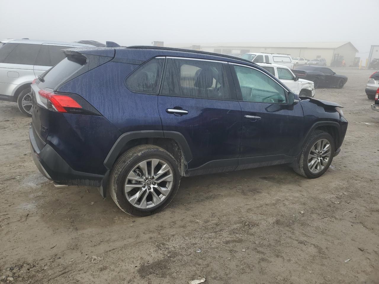 Автомобиль TOYOTA RAV4 LIMITED 2022 | GrandCar Автомобиль TOYOTA RAV4 LIMITED 2022 | GrandCar