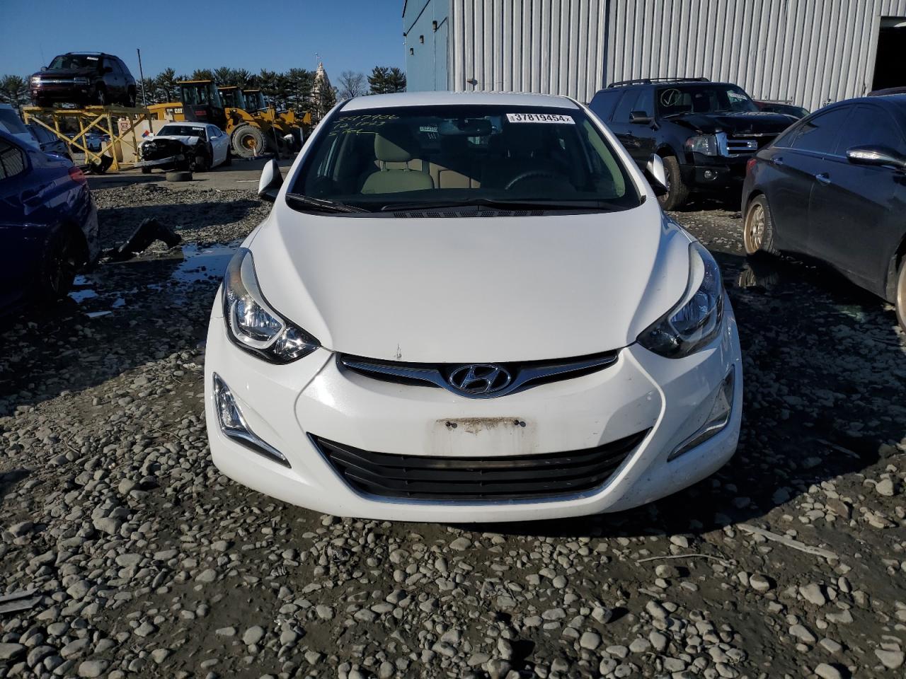 Автомобіль HYUNDAI ELANTRA SE 2016 | GrandCar Автомобіль HYUNDAI ELANTRA SE 2016 | GrandCar