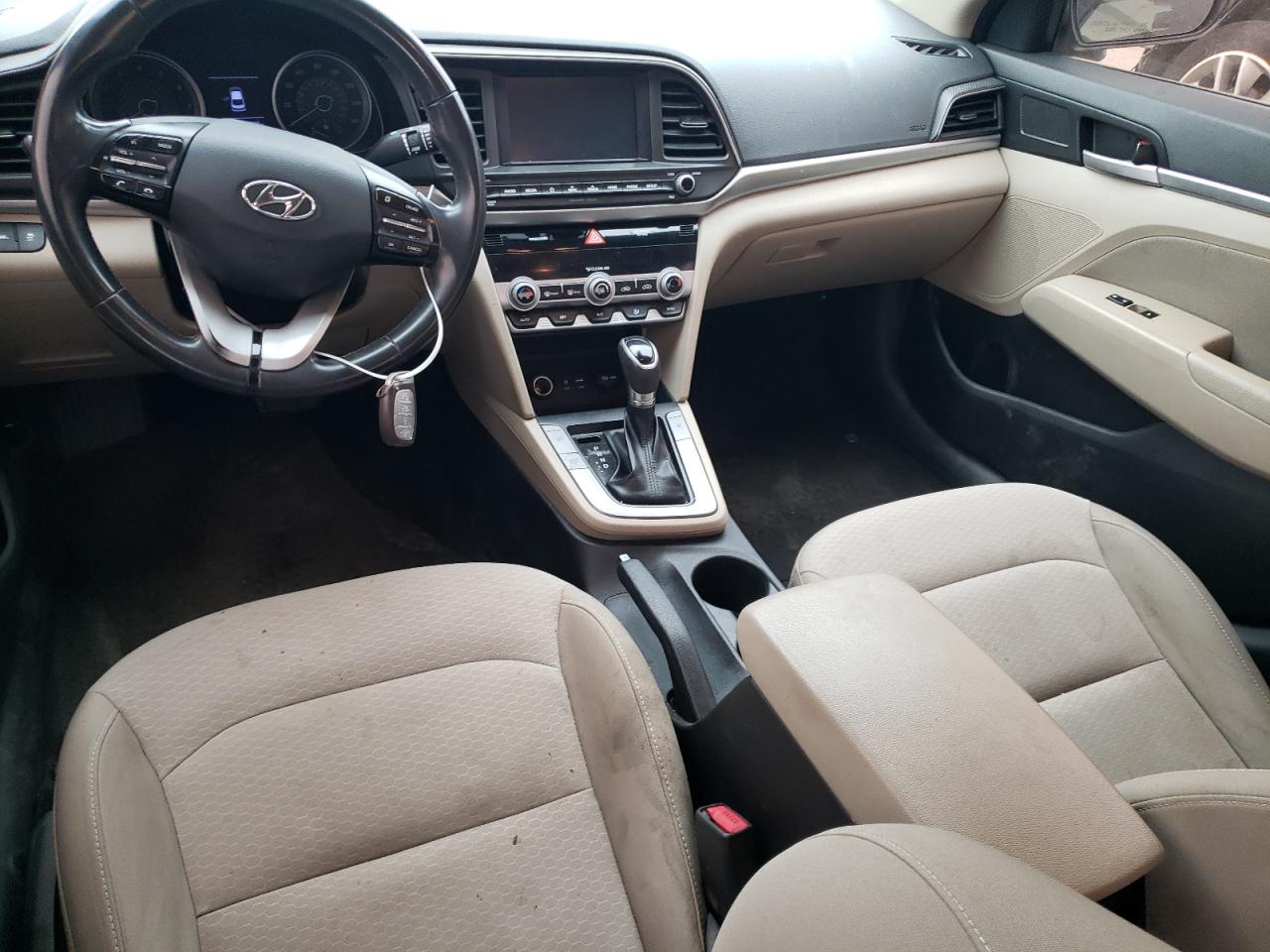 Автомобиль HYUNDAI ELANTRA SEL 2019 | GrandCar Автомобиль HYUNDAI ELANTRA SEL 2019 | GrandCar