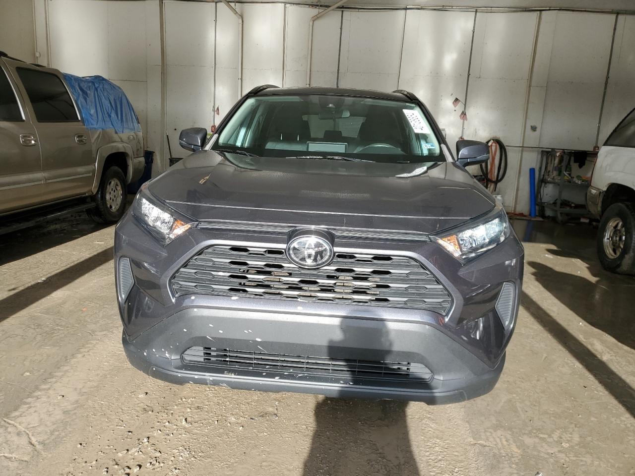 Автомобиль TOYOTA RAV4 LE 2019 | GrandCar Автомобиль TOYOTA RAV4 LE 2019 | GrandCar