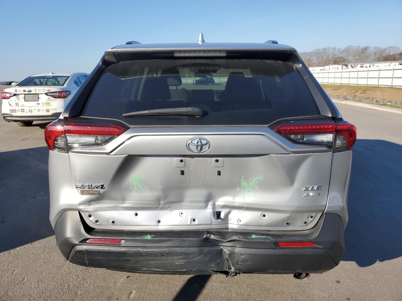 Автомобиль TOYOTA RAV4 XLE PREMIUM 2021 | GrandCar Автомобиль TOYOTA RAV4 XLE PREMIUM 2021 | GrandCar