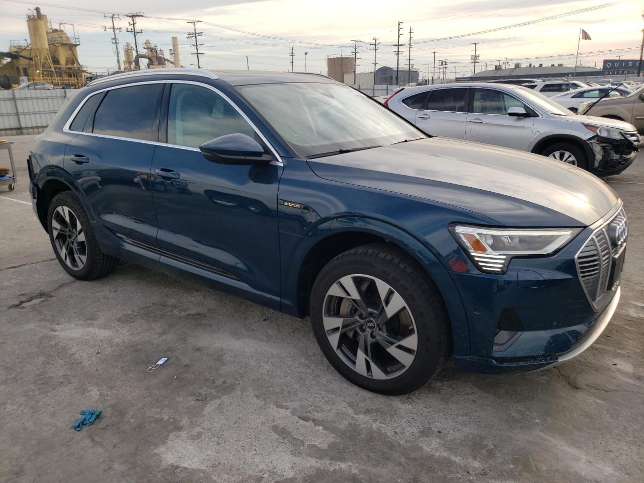 Автомобиль AUDI E-TRON PREMIUM PLUS 2023 | GrandCar Автомобиль AUDI E-TRON PREMIUM PLUS 2023 | GrandCar