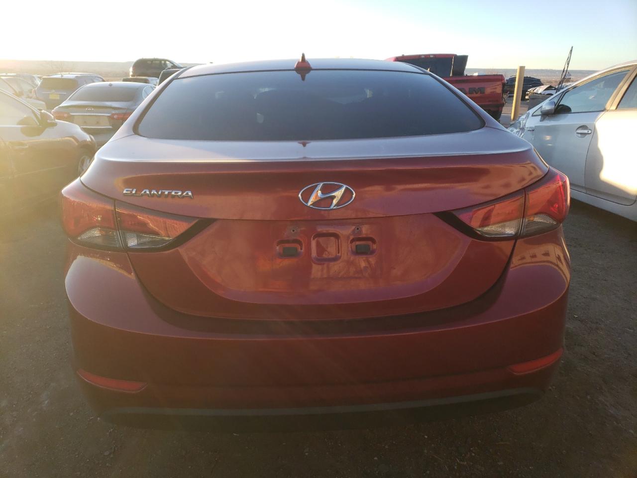Автомобиль HYUNDAI ELANTRA SE 2016 | GrandCar Автомобиль HYUNDAI ELANTRA SE 2016 | GrandCar