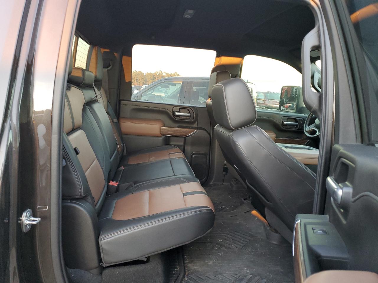 Автомобіль CHEVROLET SILVERADO K2500 HIGH COUNTRY 2021 | GrandCar Автомобіль CHEVROLET SILVERADO K2500 HIGH COUNTRY 2021 | GrandCar