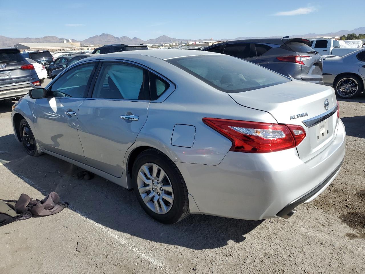 Автомобіль NISSAN ALTIMA 2016 | GrandCar Автомобіль NISSAN ALTIMA 2016 | GrandCar
