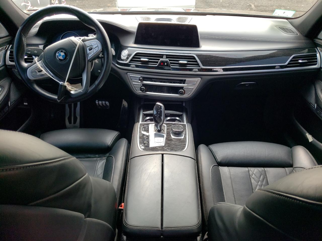 Автомобиль BMW 740 XE 2018 | GrandCar Автомобиль BMW 740 XE 2018 | GrandCar