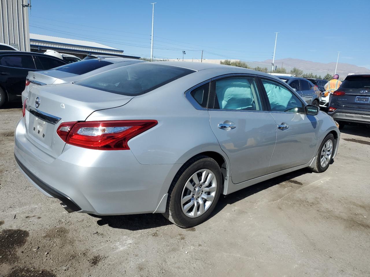 Автомобіль NISSAN ALTIMA 2016 | GrandCar Автомобіль NISSAN ALTIMA 2016 | GrandCar
