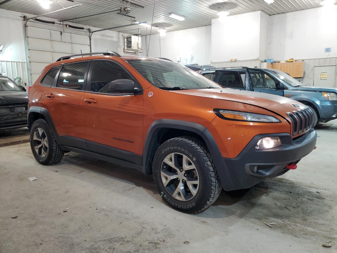 Автомобиль JEEP CHEROKEE TRAILHAWK 2015 | GrandCar Автомобиль JEEP CHEROKEE TRAILHAWK 2015 | GrandCar