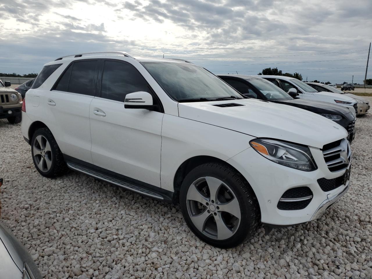 Автомобиль MERCEDES-BENZ GLE 350 2016 | GrandCar Автомобиль MERCEDES-BENZ GLE 350 2016 | GrandCar