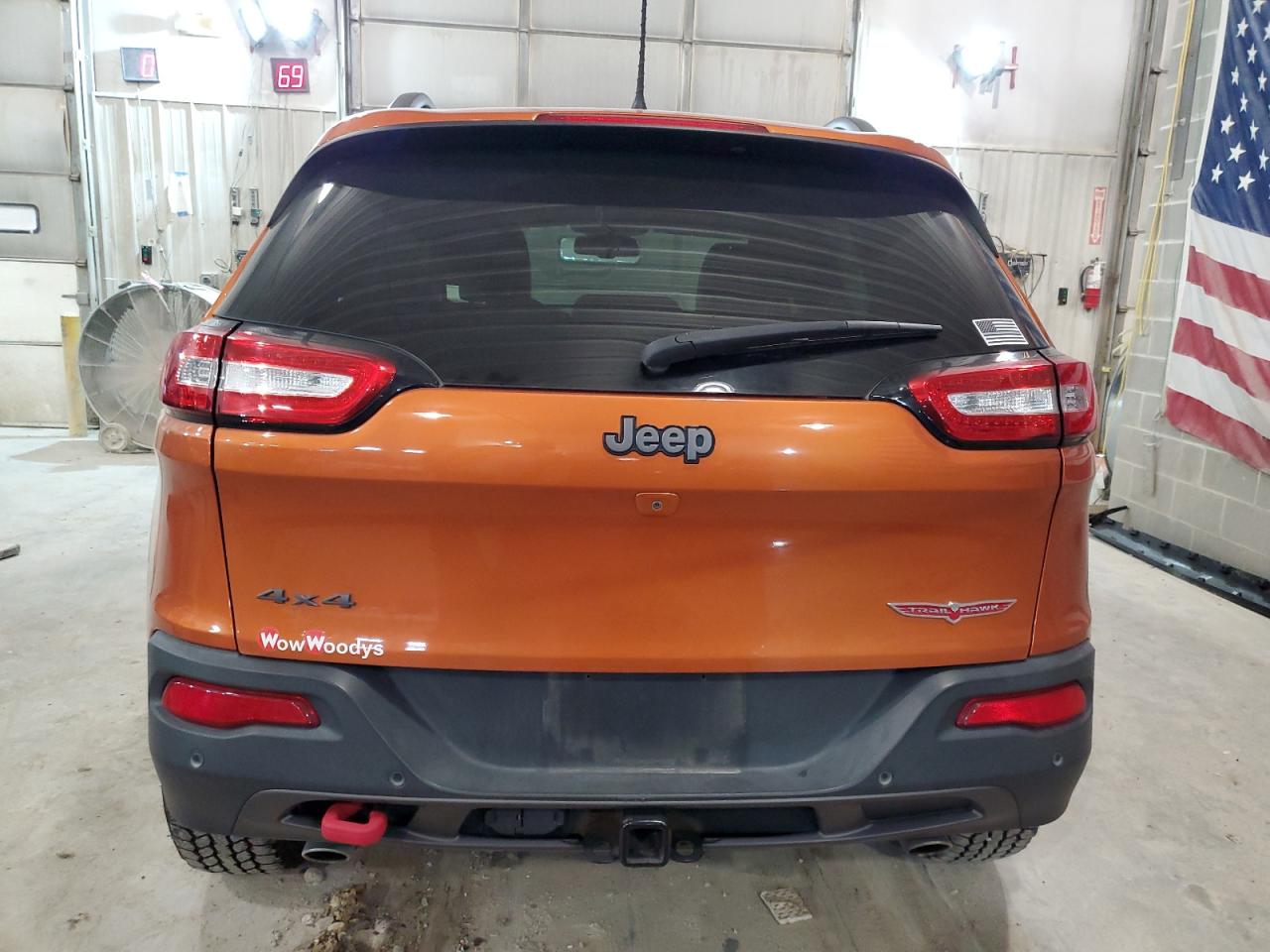 Автомобиль JEEP CHEROKEE TRAILHAWK 2015 | GrandCar Автомобиль JEEP CHEROKEE TRAILHAWK 2015 | GrandCar