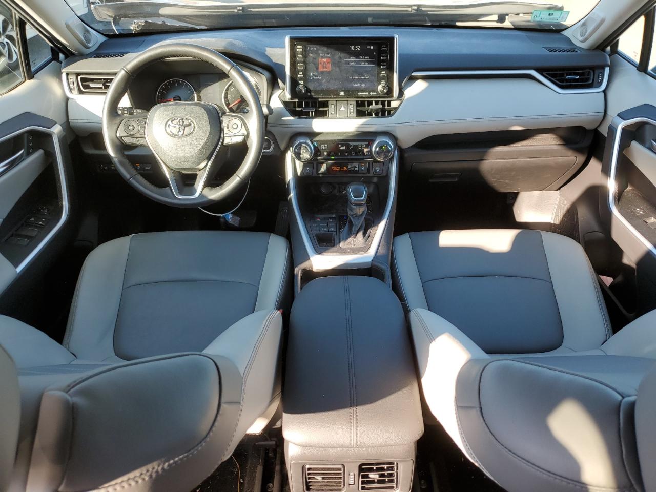 Автомобиль TOYOTA RAV4 XLE PREMIUM 2021 | GrandCar Автомобиль TOYOTA RAV4 XLE PREMIUM 2021 | GrandCar