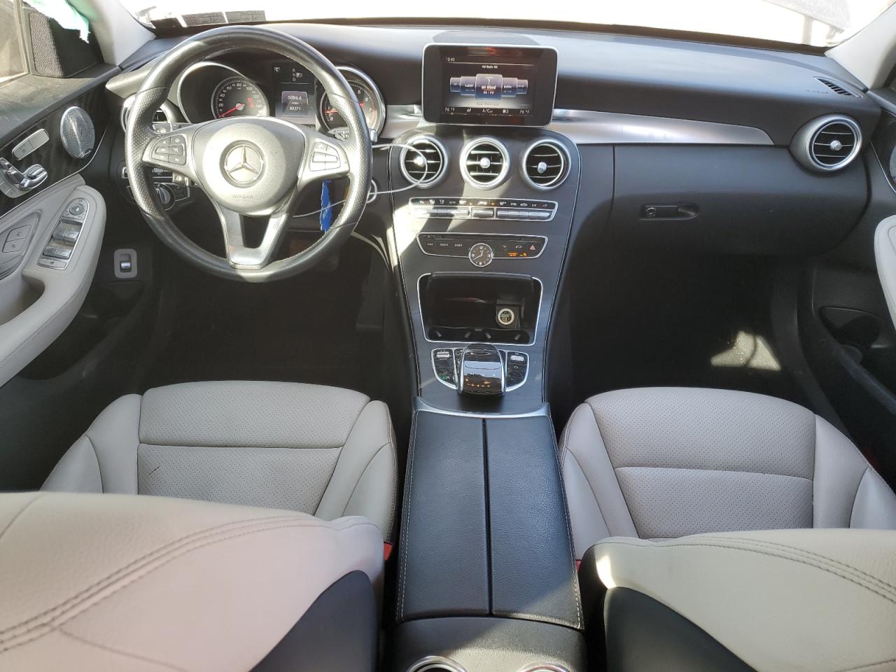 Автомобиль MERCEDES-BENZ C 300 4MATIC 2015 | GrandCar Автомобиль MERCEDES-BENZ C 300 4MATIC 2015 | GrandCar