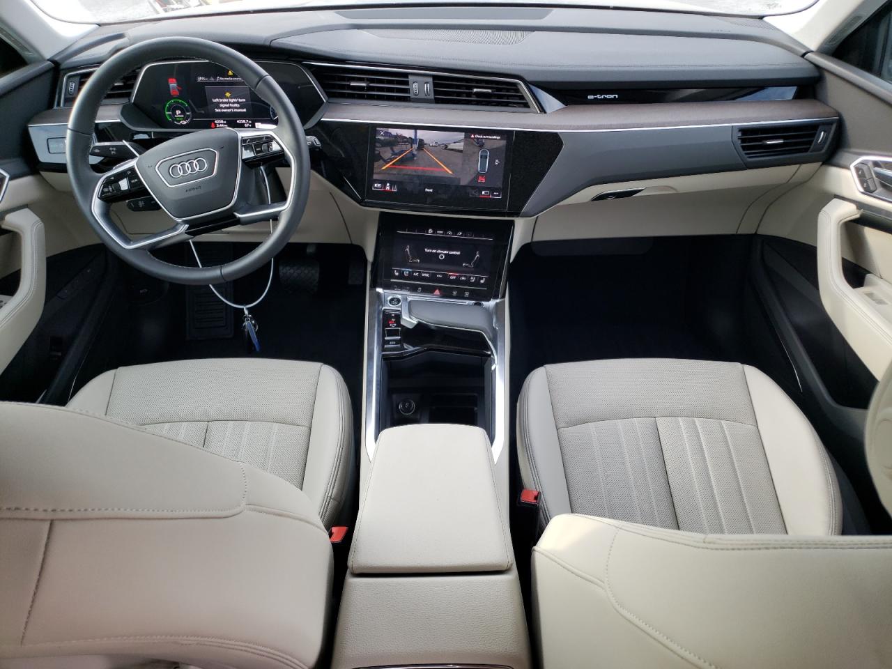 Автомобиль AUDI E-TRON PREMIUM PLUS 2023 | GrandCar Автомобиль AUDI E-TRON PREMIUM PLUS 2023 | GrandCar