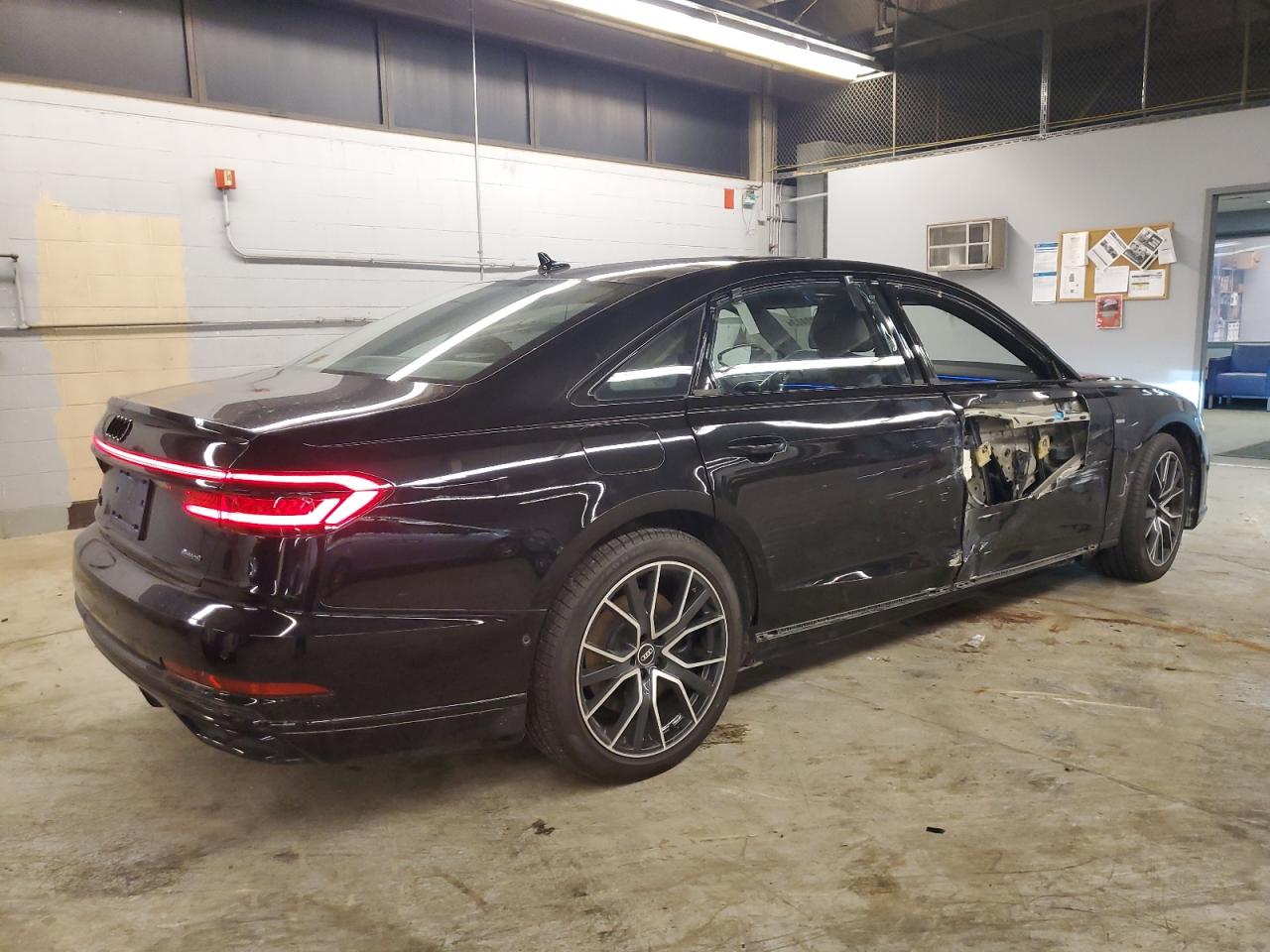 Автомобіль AUDI A8 L 2021 | GrandCar Автомобіль AUDI A8 L 2021 | GrandCar