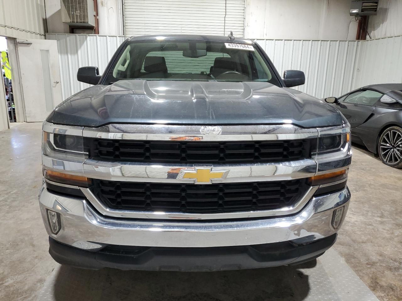 Автомобиль CHEVROLET SILVERADO C1500 LT 2017 | GrandCar Автомобиль CHEVROLET SILVERADO C1500 LT 2017 | GrandCar