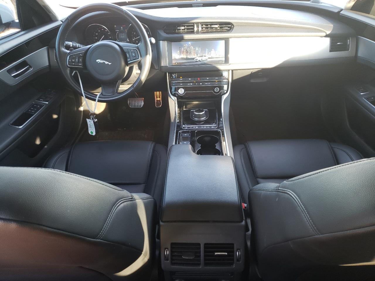 Автомобиль JAGUAR XF PREMIUM 2019 | GrandCar Автомобиль JAGUAR XF PREMIUM 2019 | GrandCar