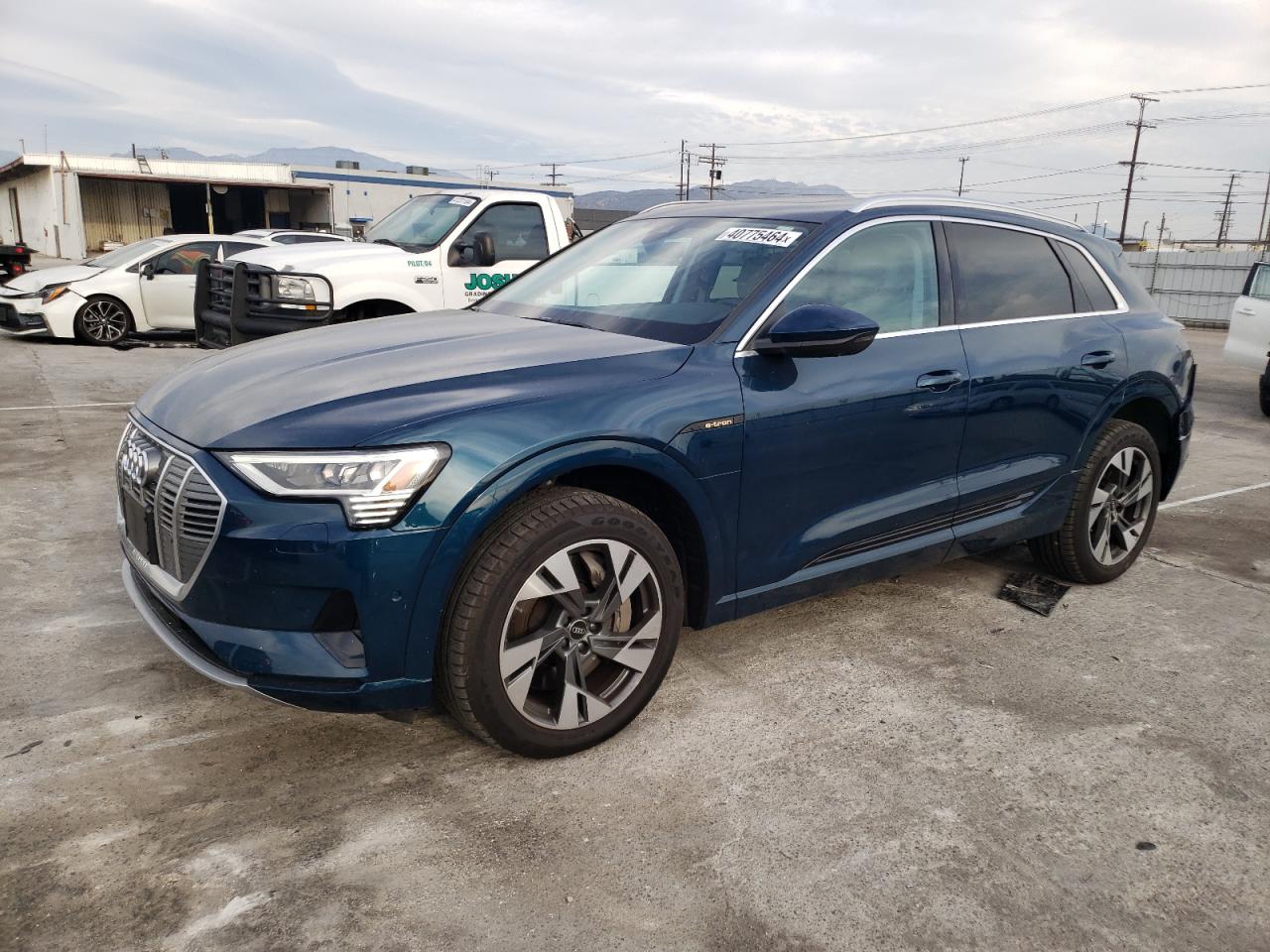 Автомобиль AUDI E-TRON PREMIUM PLUS 2023 | GrandCar