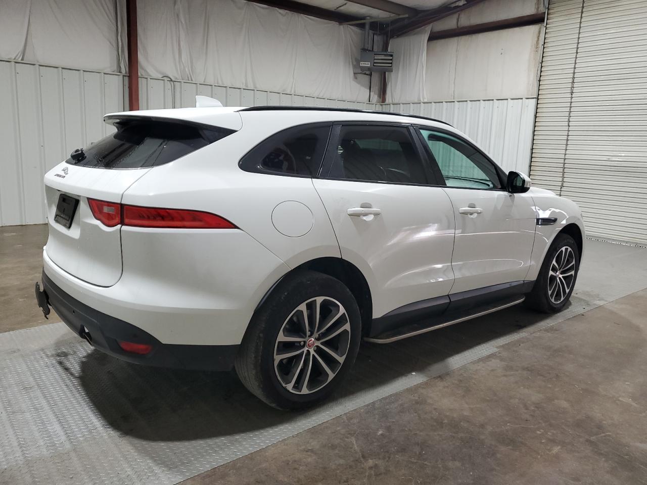 Автомобіль JAGUAR F-PACE PREMIUM 2019 | GrandCar Автомобіль JAGUAR F-PACE PREMIUM 2019 | GrandCar