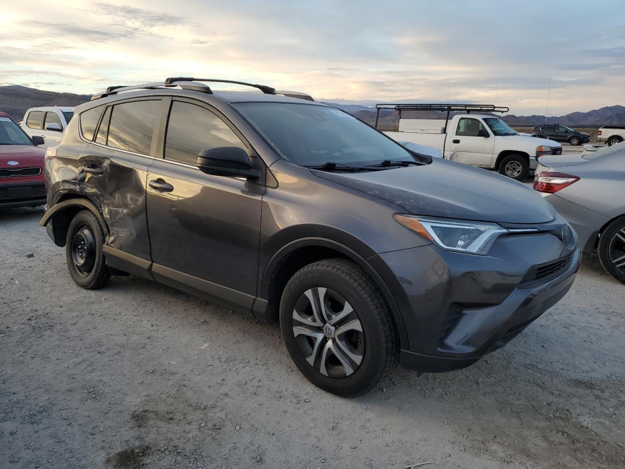 Автомобиль TOYOTA RAV4 LE 2018 | GrandCar Автомобиль TOYOTA RAV4 LE 2018 | GrandCar