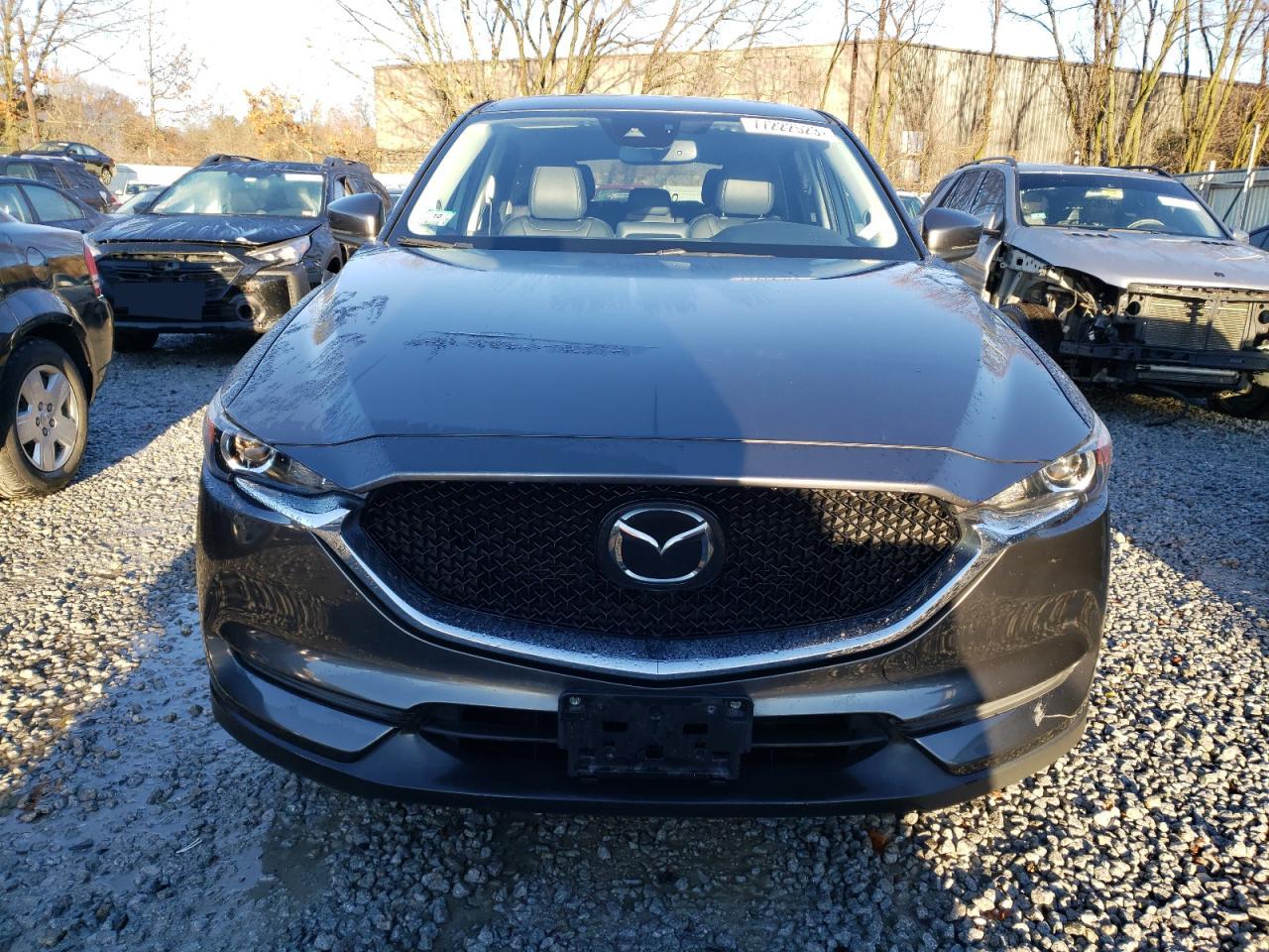 Автомобиль MAZDA CX-5 TOURING 2018 | GrandCar Автомобиль MAZDA CX-5 TOURING 2018 | GrandCar