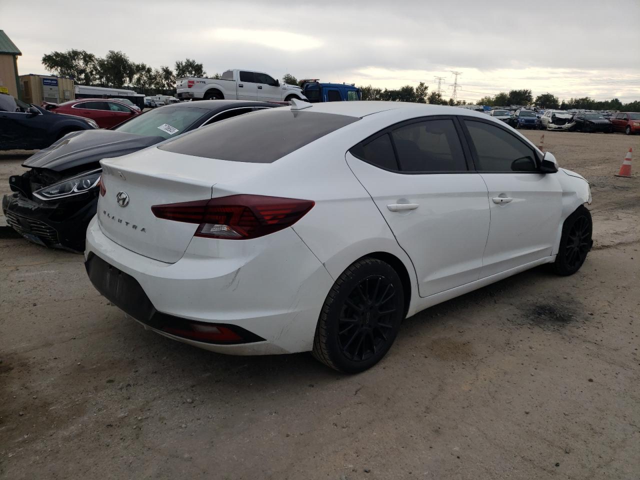 Автомобиль HYUNDAI ELANTRA SEL 2019 | GrandCar Автомобиль HYUNDAI ELANTRA SEL 2019 | GrandCar