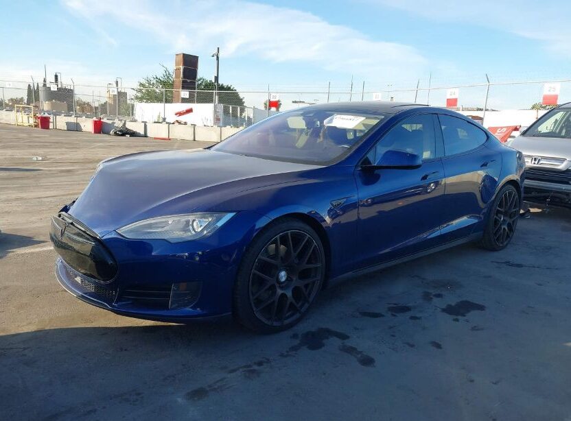 Автомобіль TESLA MODEL S 2015 | GrandCar Автомобіль TESLA MODEL S 2015 | GrandCar