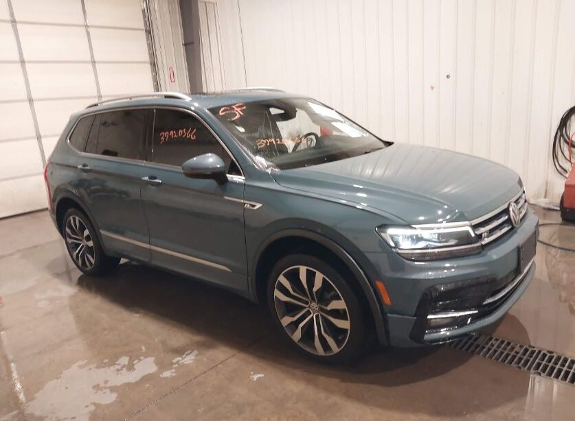 Автомобиль VOLKSWAGEN TIGUAN 2.0T SEL PREMIUM R-LINE 2021 | GrandCar