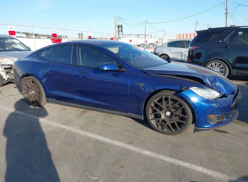 Автомобіль TESLA MODEL S 2015 | GrandCar Автомобіль TESLA MODEL S 2015 | GrandCar