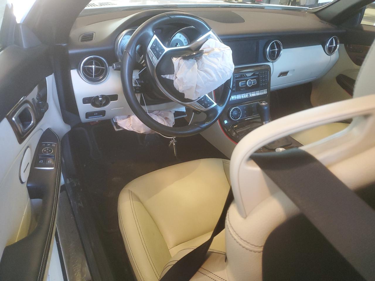 Автомобиль MERCEDES-BENZ SLK 250 2015 | GrandCar Автомобиль MERCEDES-BENZ SLK 250 2015 | GrandCar