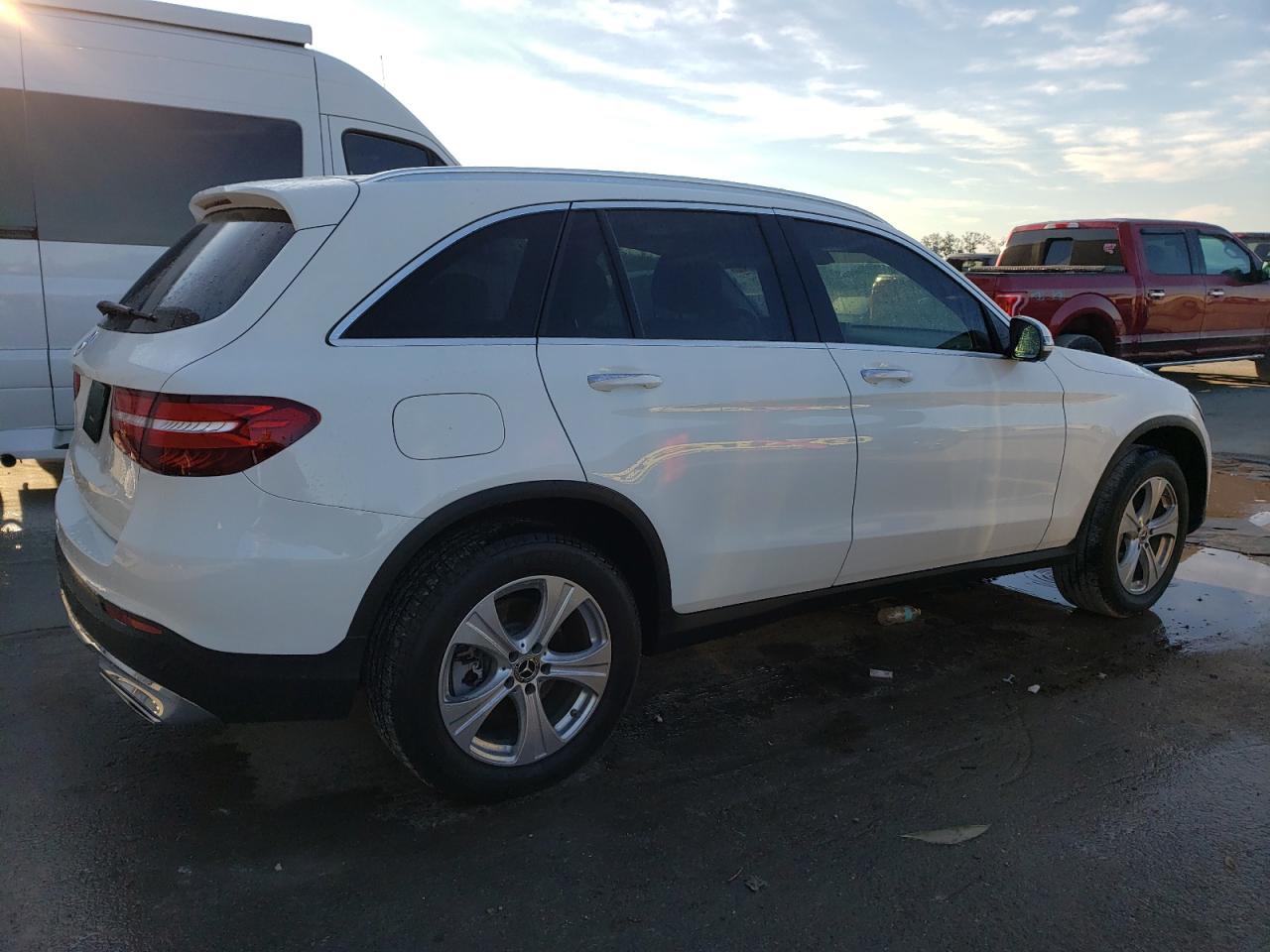 Автомобіль MERCEDES-BENZ GLC 300 2018 | GrandCar Автомобіль MERCEDES-BENZ GLC 300 2018 | GrandCar