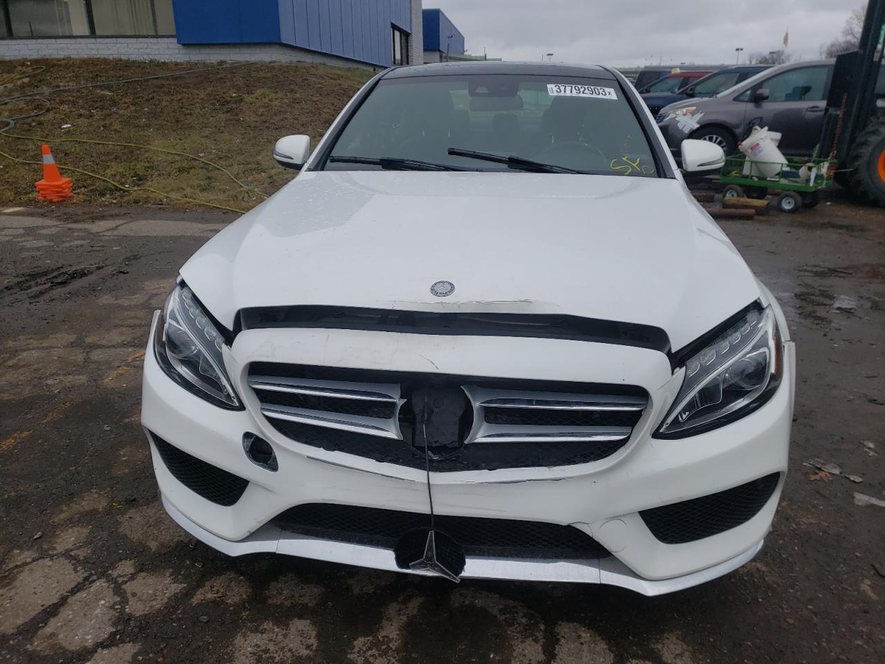 Автомобиль MERCEDES-BENZ C 300 4MATIC 2016 | GrandCar Автомобиль MERCEDES-BENZ C 300 4MATIC 2016 | GrandCar