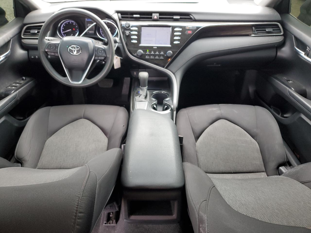 Автомобіль TOYOTA CAMRY LE 2020 | GrandCar Автомобіль TOYOTA CAMRY LE 2020 | GrandCar