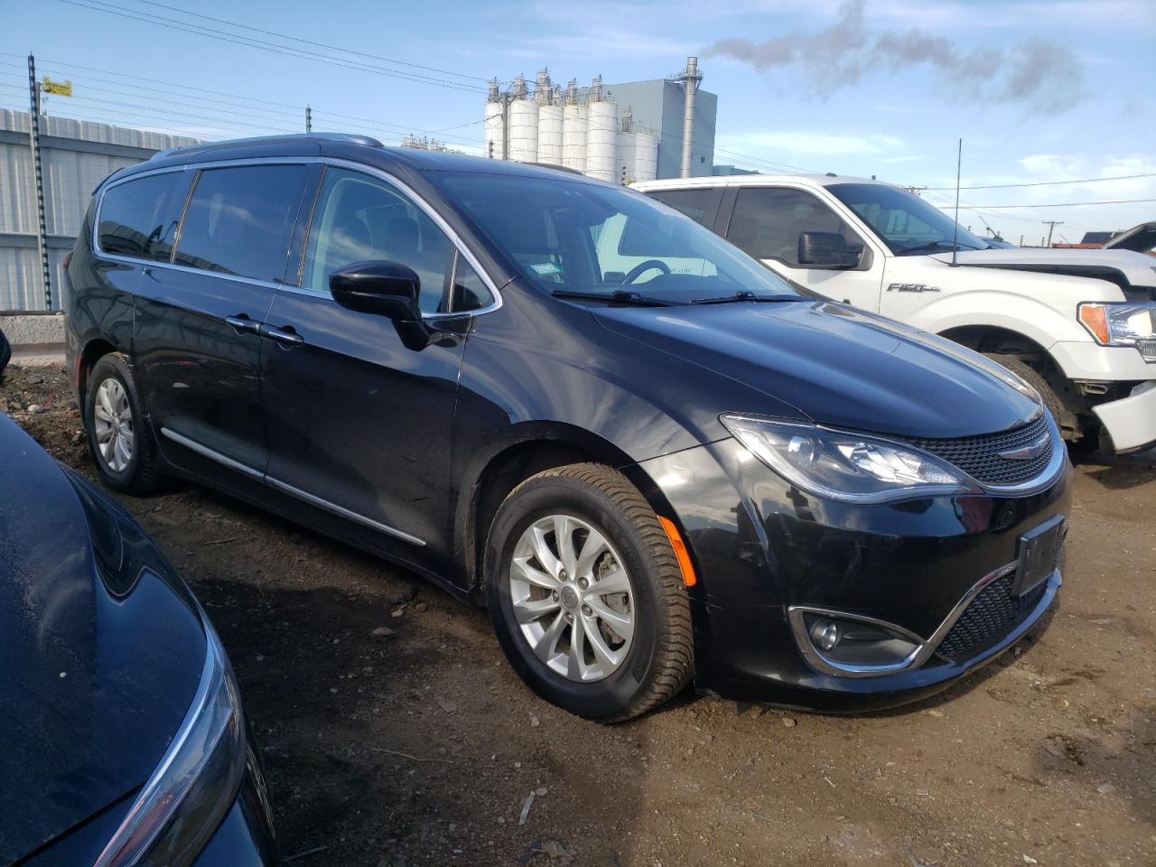Автомобиль CHRYSLER PACIFICA TOURING L 2018 | GrandCar Автомобиль CHRYSLER PACIFICA TOURING L 2018 | GrandCar