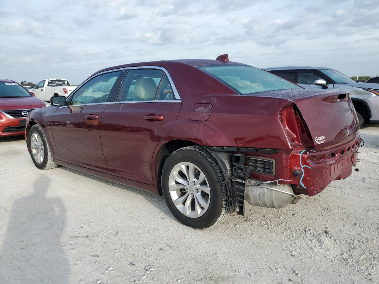 Автомобиль CHRYSLER 300 LIMITED 2016 | GrandCar Автомобиль CHRYSLER 300 LIMITED 2016 | GrandCar