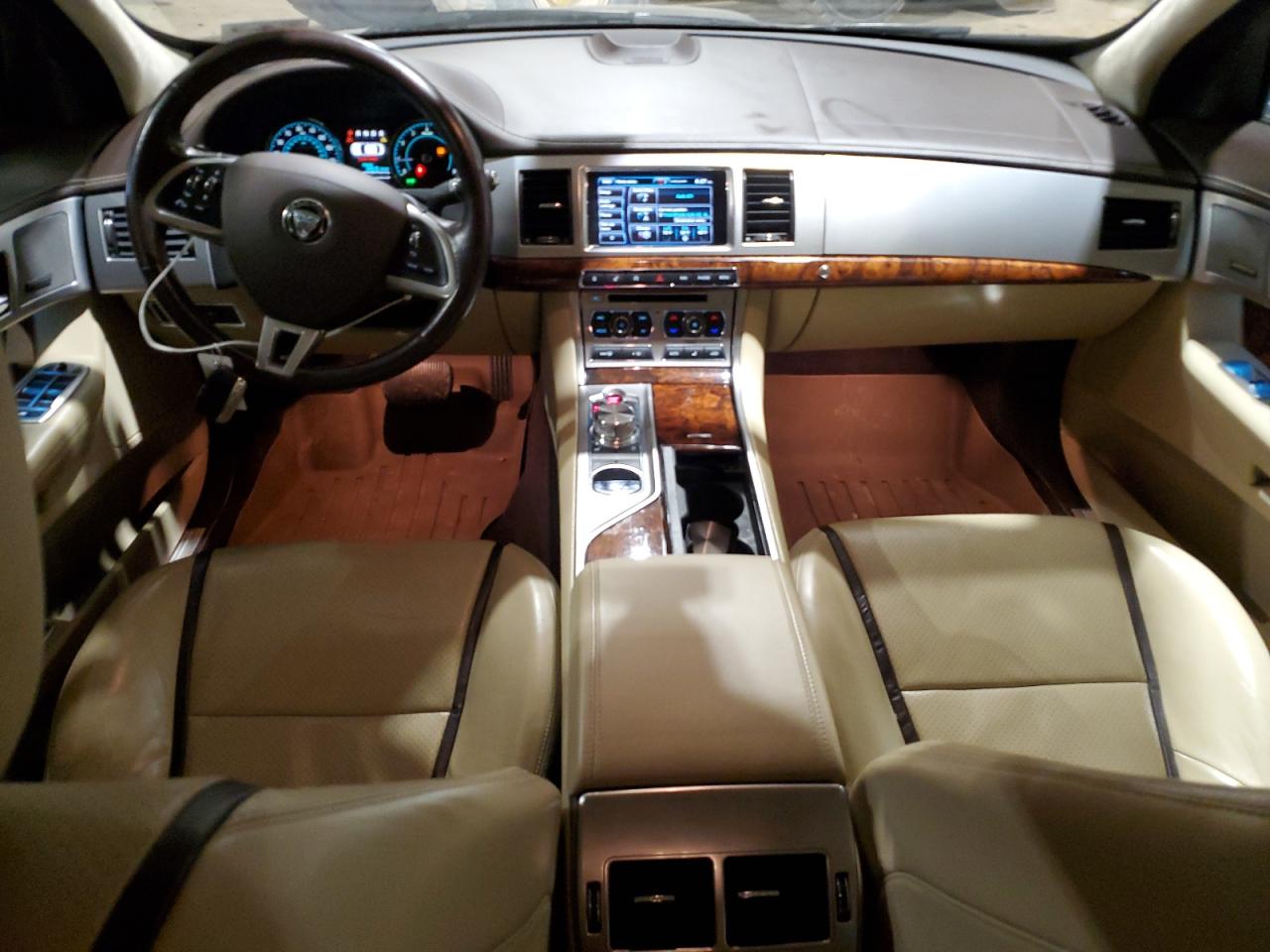 Автомобиль JAGUAR XF SPORT 2015 | GrandCar Автомобиль JAGUAR XF SPORT 2015 | GrandCar