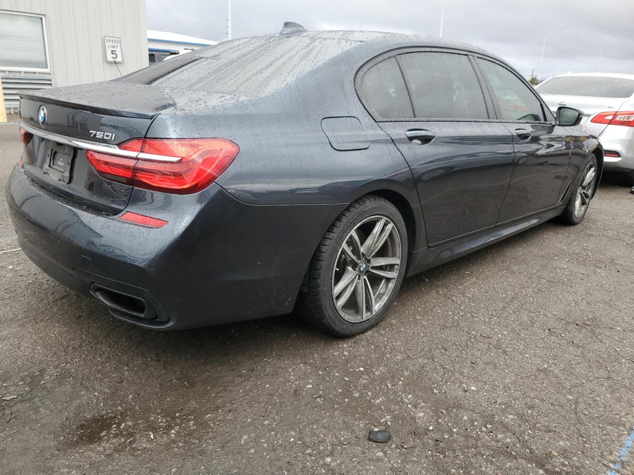 Автомобиль BMW 750 I 2016 | GrandCar Автомобиль BMW 750 I 2016 | GrandCar