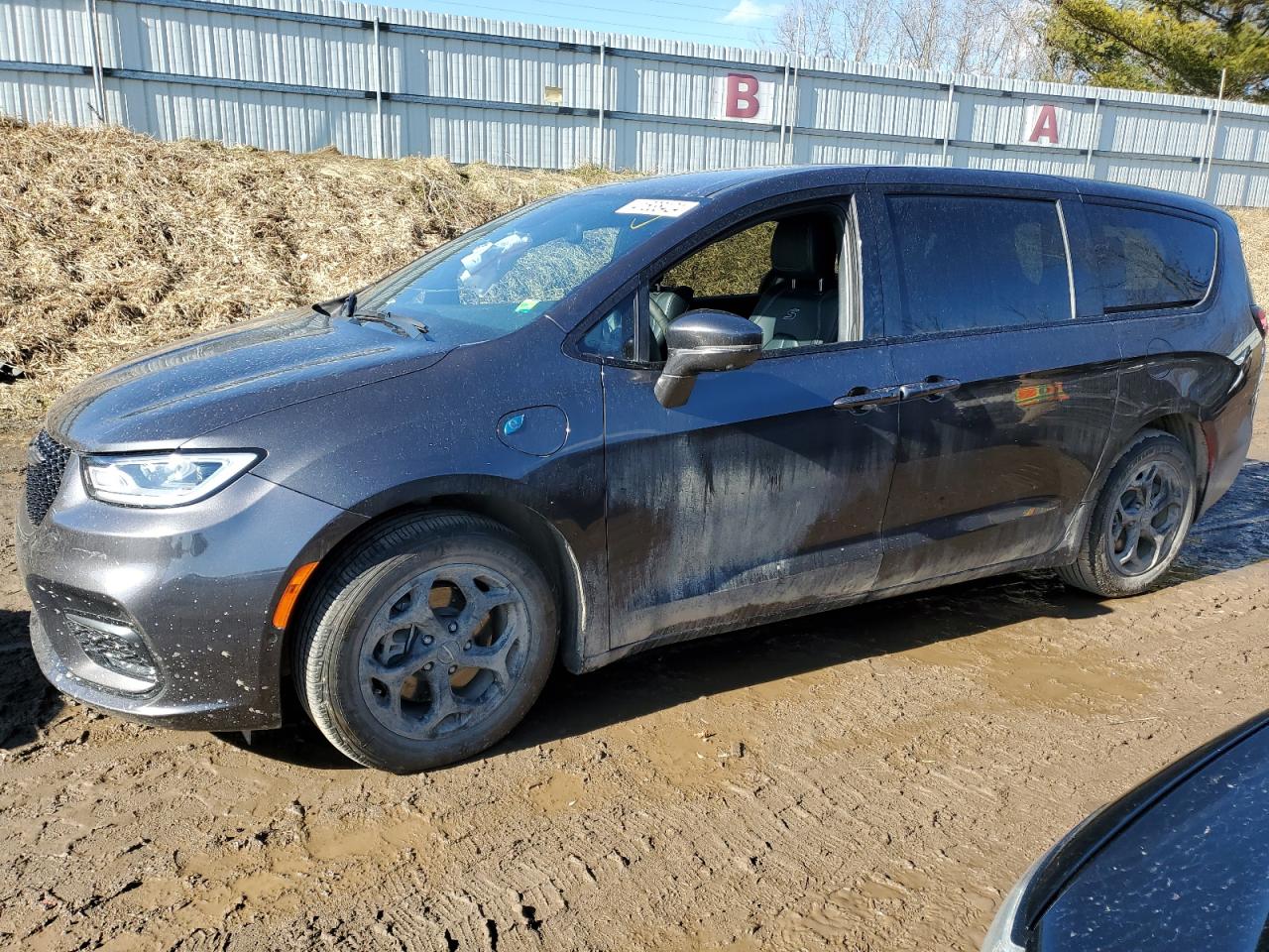 Автомобиль CHRYSLER PACIFICA HYBRID TOURING L 2022 | GrandCar