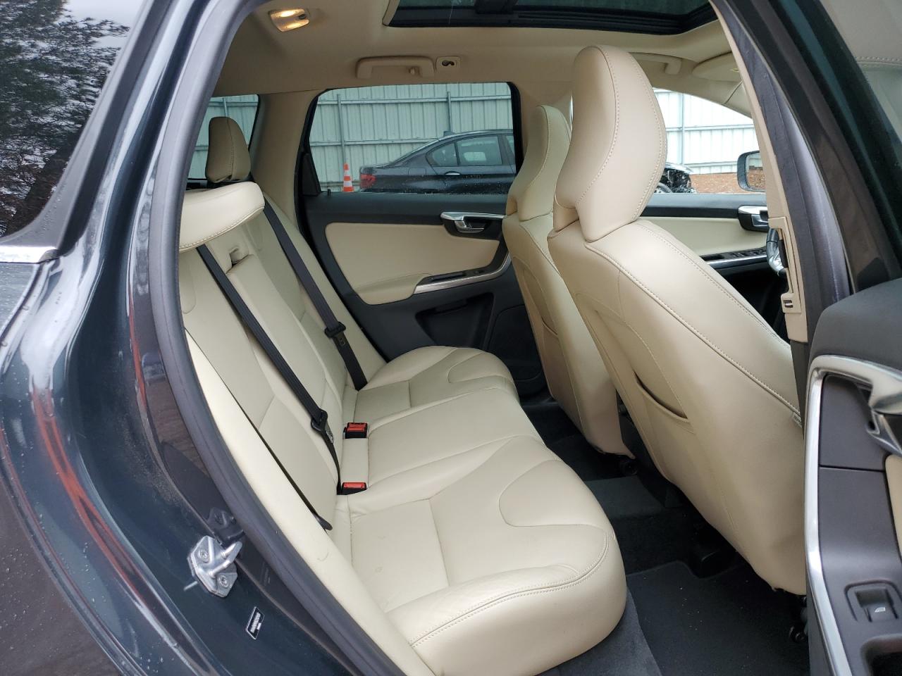 Автомобіль VOLVO XC60 T5 PLATINUM 2016 | GrandCar Автомобіль VOLVO XC60 T5 PLATINUM 2016 | GrandCar