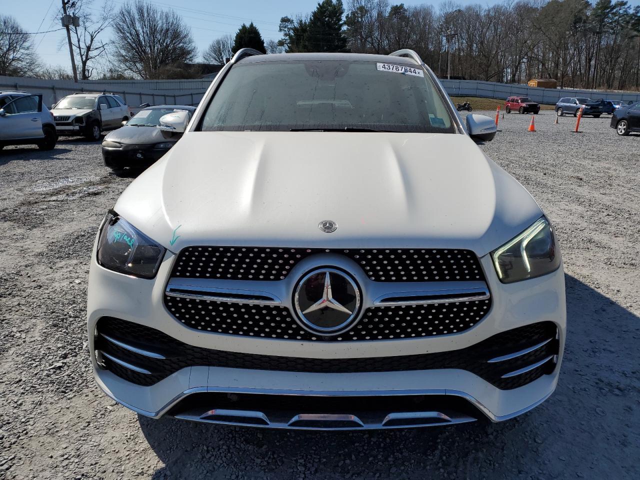 Автомобиль MERCEDES-BENZ GLE 350 2021 | GrandCar Автомобиль MERCEDES-BENZ GLE 350 2021 | GrandCar