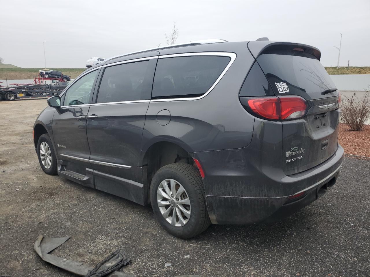 Автомобиль CHRYSLER PACIFICA TOURING L 2018 | GrandCar Автомобиль CHRYSLER PACIFICA TOURING L 2018 | GrandCar
