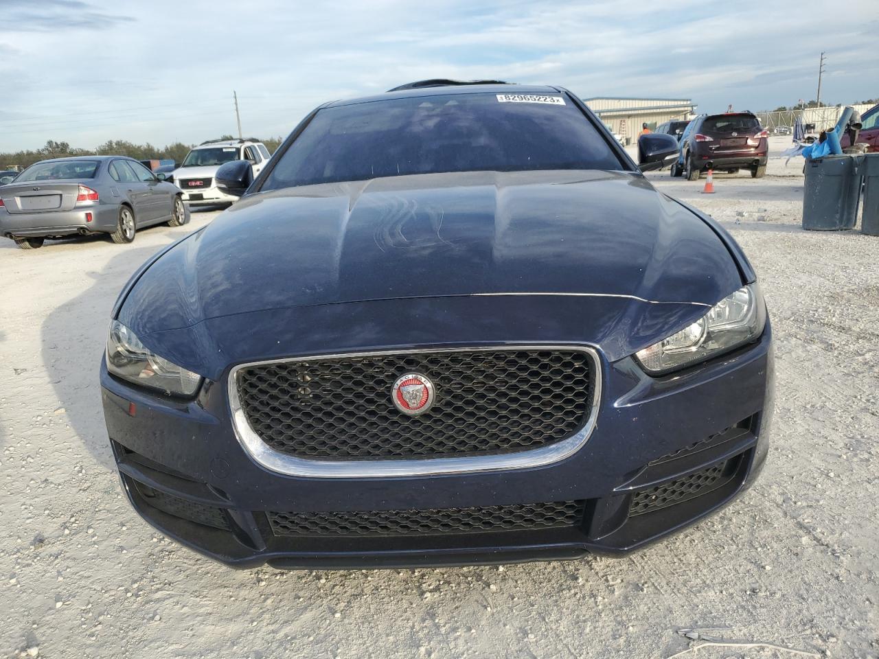 Автомобіль JAGUAR XE 2017 | GrandCar Автомобіль JAGUAR XE 2017 | GrandCar