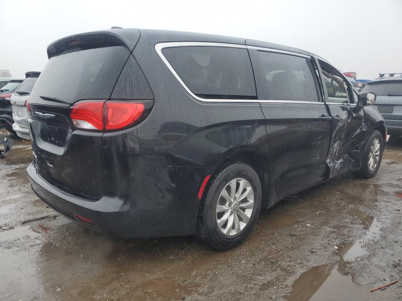 Автомобіль CHRYSLER PACIFICA TOURING 2017 | GrandCar Автомобіль CHRYSLER PACIFICA TOURING 2017 | GrandCar