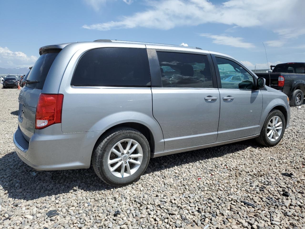 Автомобиль DODGE GRAND CARAVAN SXT 2018 | GrandCar Автомобиль DODGE GRAND CARAVAN SXT 2018 | GrandCar