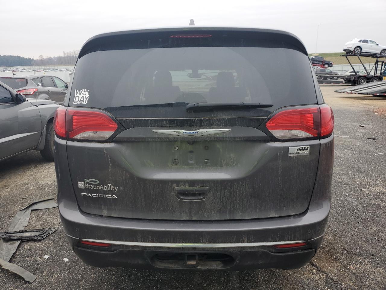 Автомобиль CHRYSLER PACIFICA TOURING L 2018 | GrandCar Автомобиль CHRYSLER PACIFICA TOURING L 2018 | GrandCar