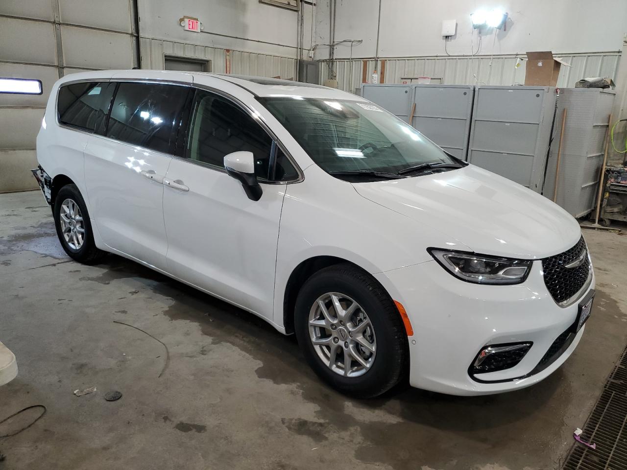 Автомобиль CHRYSLER PACIFICA TOURING L 2023 | GrandCar Автомобиль CHRYSLER PACIFICA TOURING L 2023 | GrandCar