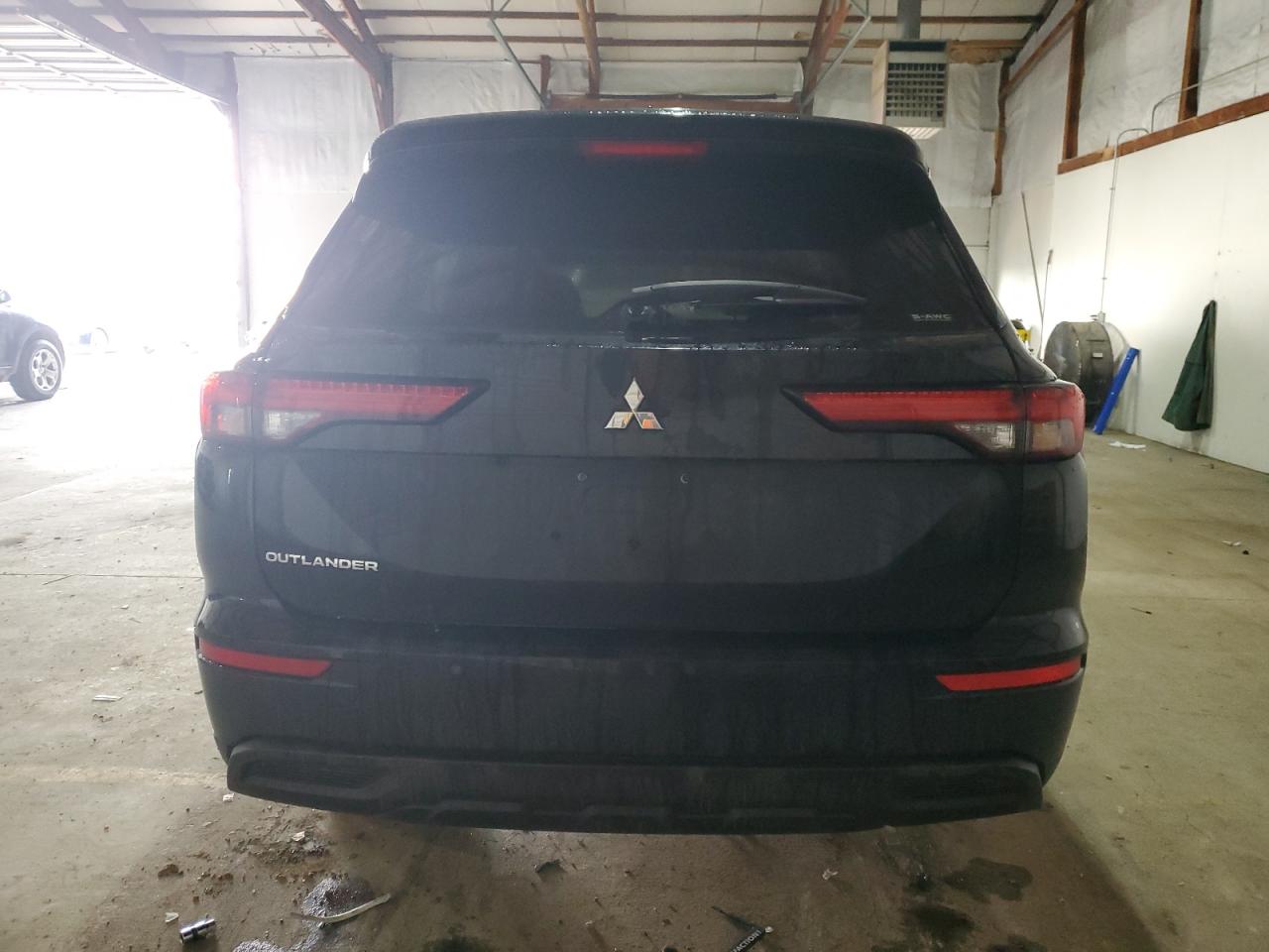 Автомобіль MITSUBISHI OUTLANDER ES 2022 | GrandCar Автомобіль MITSUBISHI OUTLANDER ES 2022 | GrandCar